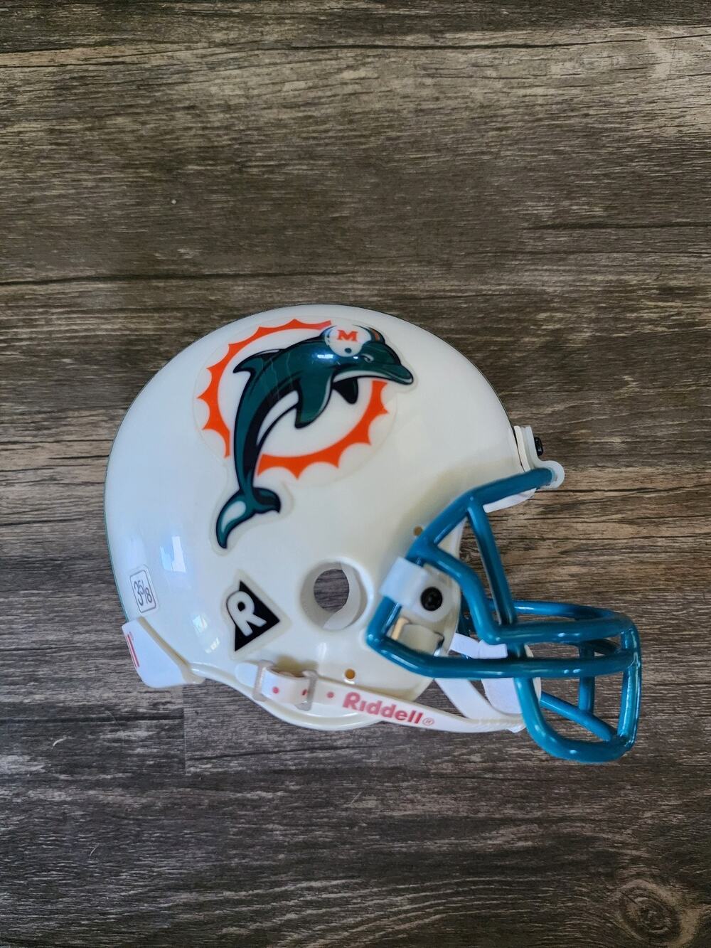 Riddell Miami Dolphins Mini Football Helmet White NFL Logo 3 5/8 Collectible